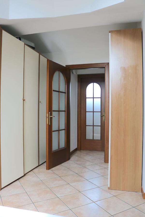 Lovely Apartment Near Canal - Via Foscolo Corsico Exterior photo